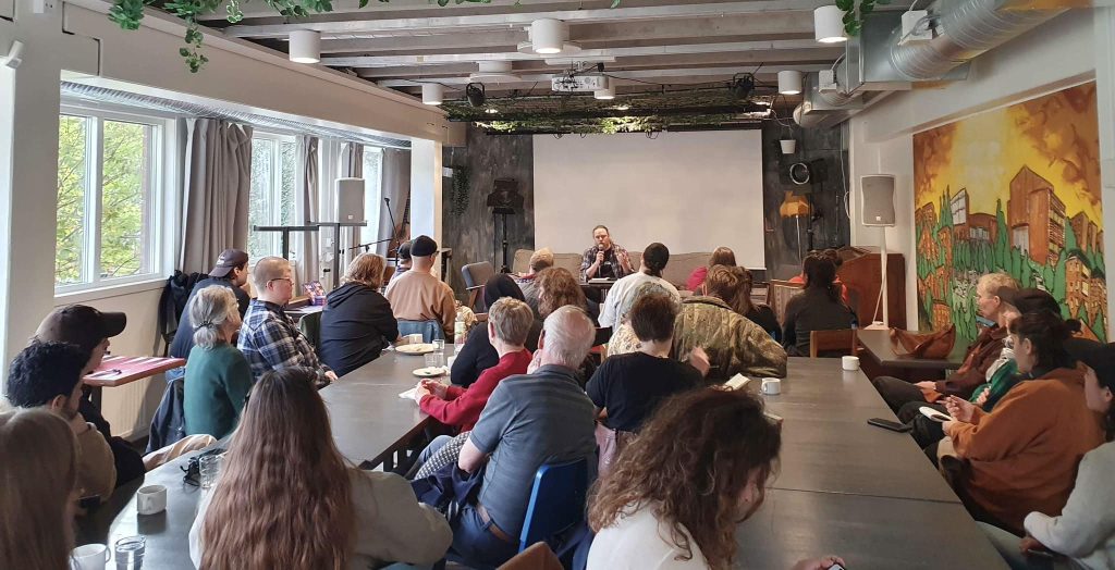 Möte i Umeå om Orädda städer med Svante Malmström.